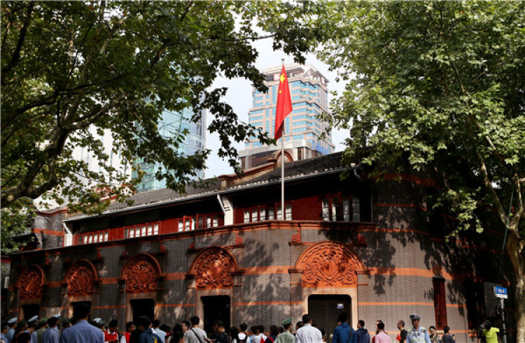 這是中共一大會(huì)址紀(jì)念館外景（2017年10月1日攝）。 新華社記者 劉穎 攝