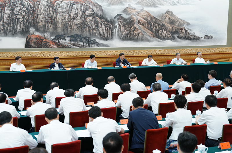 　　7月5日，中共中央總書記、國家主席、中央軍委主席習(xí)近平在北京出席深化黨和國家機(jī)構(gòu)改革總結(jié)會(huì)議并發(fā)表重要講話。新華社記者 王曄 攝